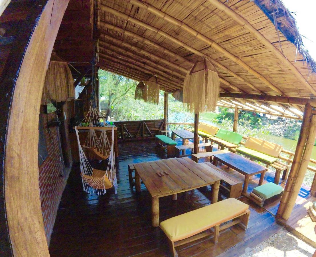 Хостел Iguana Beach House Монтаньита Экстерьер фото