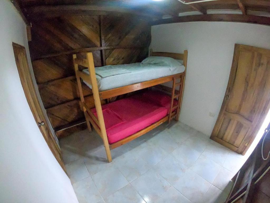 Хостел Iguana Beach House Монтаньита Экстерьер фото