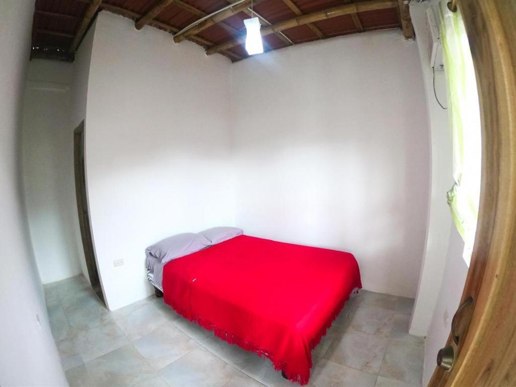 Хостел Iguana Beach House Монтаньита Экстерьер фото